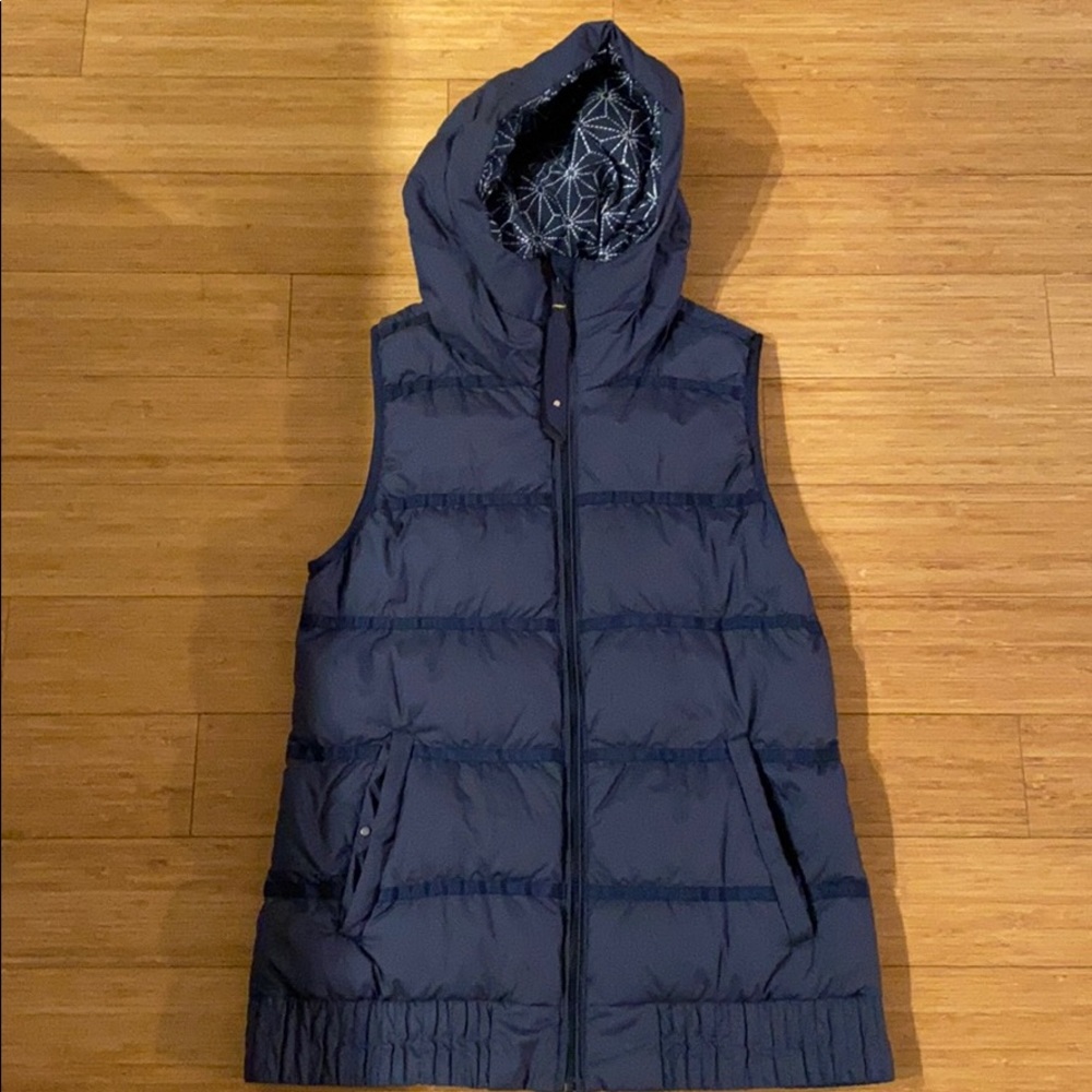 Lululemon puffy vest, Reversible - Size 6